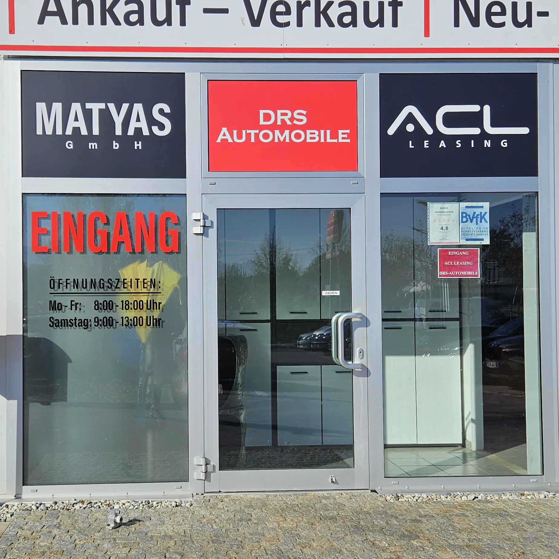 Moderne Schaufensterbeschriftung